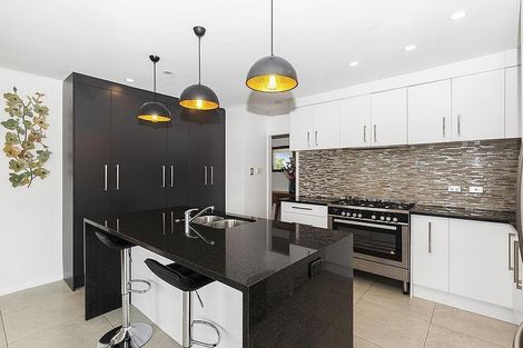 Photo of property in 28 Tiroroa Avenue, Te Atatu South, Auckland, 0610