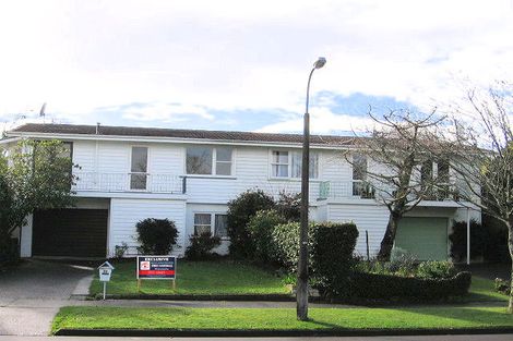 Photo of property in 22 Chilton Grove, Hokowhitu, Palmerston North, 4410