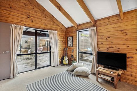 Photo of property in 18 Wood Leigh, Paraparaumu Beach, Paraparaumu, 5032