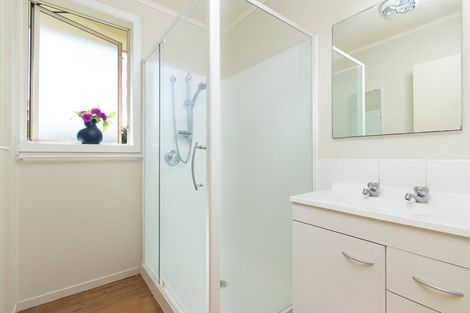 Photo of property in 4 Buchanan Road, Kingseat, Papakura, 2580