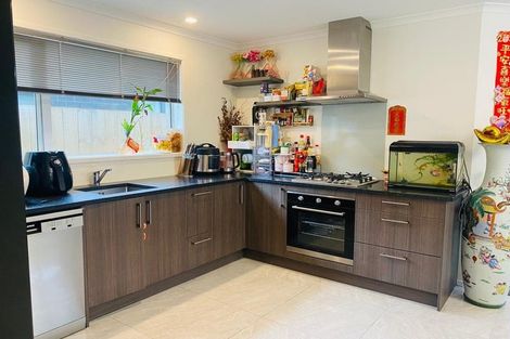 Photo of property in 28 Farmland Road, Papakura, 2110