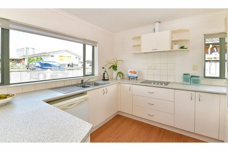 Photo of property in 19 Francis Skinner Place, Orewa, 0931