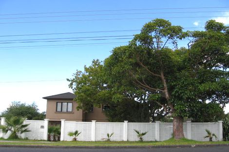 Photo of property in 2/47 Deep Creek Road, Waiake, Auckland, 0630