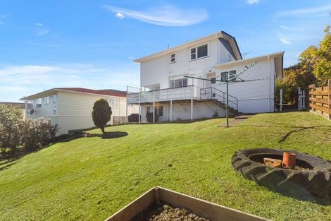 Photo of property in 12 Lupin Terrace, Tawa, Wellington, 5028