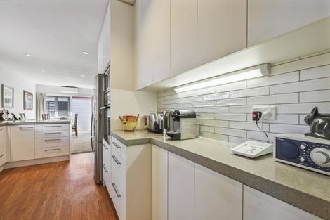 Photo of property in 3 Rachel Place, Avonhead, Christchurch, 8042