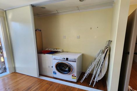 Photo of property in 62 Tahapa Crescent, Meadowbank, Auckland, 1072