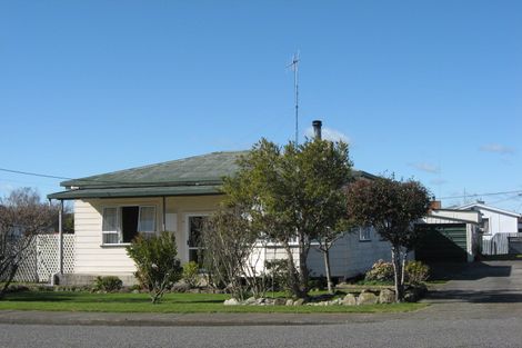 Photo of property in 4 Melville Street, Waipawa, 4210