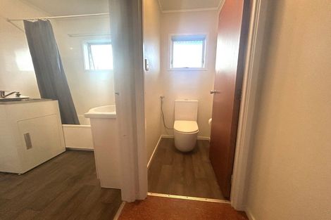 Photo of property in 4/318 Te Atatu Road, Te Atatu South, Auckland, 0610