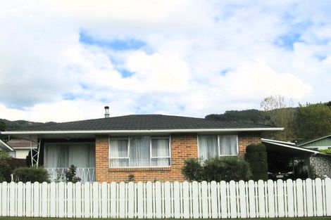 Photo of property in 1 Sunbrae Drive, Silverstream, Upper Hutt, 5019