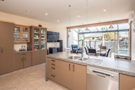 Photo of property in 61 Quadrant Heights, Paraparaumu, 5032