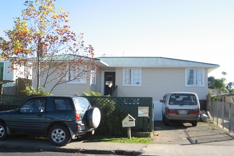 Photo of property in 15 Kerrydale Road, Manurewa, Auckland, 2102