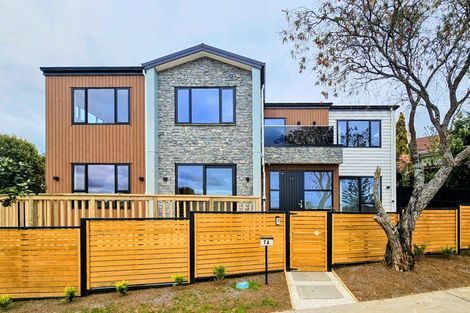 Photo of property in 7b Lewisham Street, Highland Park, Auckland, 2010