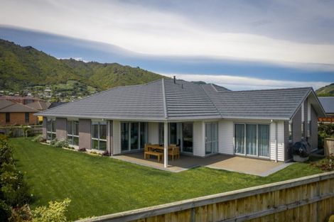 Photo of property in 67 Waipunahau Road, Waikanae, 5036