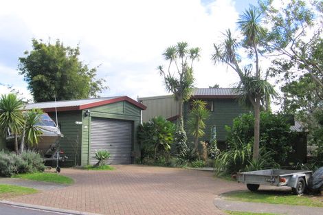Photo of property in 16 Mount Avenue, Pauanui, Hikuai, 3579
