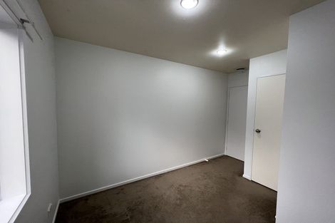 Photo of property in 11/30 John Jennings Drive, Oteha, Auckland, 0632