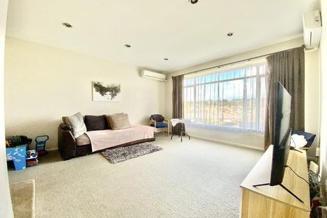 Photo of property in 4 Luna Place, Henderson, Auckland, 0612