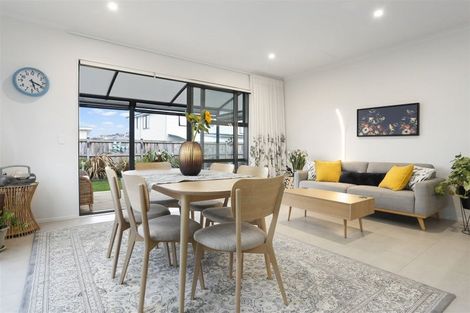 Photo of property in 21 Kukuwai Avenue, Red Beach, 0932