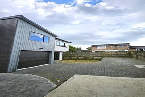 Photo of property in 425f Great South Road, Opaheke, Papakura, 2113