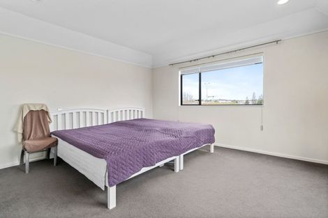 Photo of property in 1/16 Pax Avenue, Forrest Hill, Auckland, 0620
