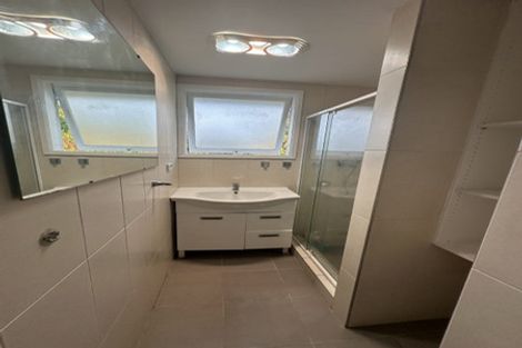 Photo of property in 12 Ennis Avenue, Pakuranga Heights, Auckland, 2010