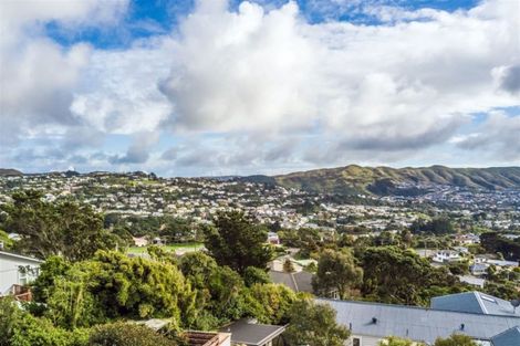 Photo of property in 31 Carluke Street, Paparangi, Wellington, 6037