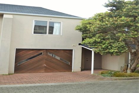 Photo of property in 14 Lawson Place, Mount Victoria, Wellington, 6011