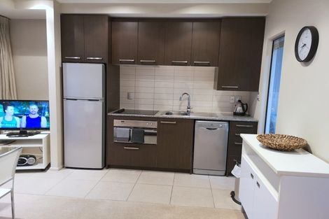 Photo of property in Shoal Haven Apartments, 106c/130 Anzac Street, Takapuna, Auckland, 0622