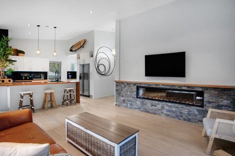 Photo of property in 5a Collingwood Road, Waiuku, 2123