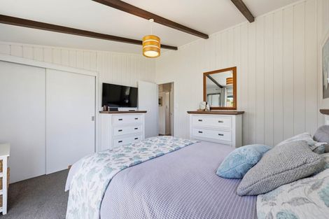 Photo of property in 6 Vela Place, Clarks Beach, 2122