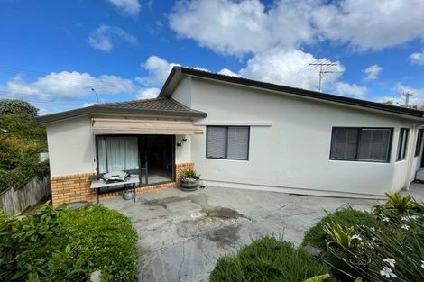 Photo of property in 2/32 Bevyn Street, Castor Bay, Auckland, 0620