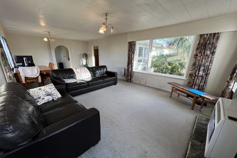 Photo of property in 27 Acacia Street, Kelvin Grove, Palmerston North, 4414