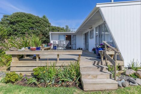 Photo of property in 32 Muapoko Street, Himatangi Beach, Foxton, 4891