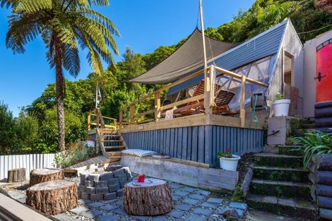 Photo of property in 16 Arthur Crescent, Waikawa, Picton, 7220