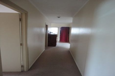 Photo of property in 85 Cobham Crescent, Kelston, Auckland, 0602