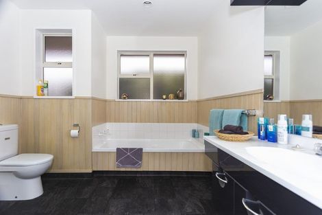 Photo of property in 32 Warren Street, Oamaru, 9400