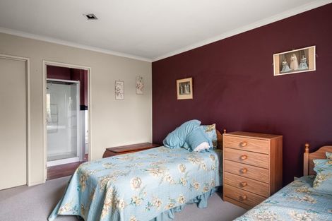 Photo of property in 21 Walnut Grove, Alexandra, 9320