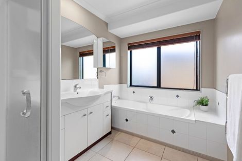 Photo of property in 5 Satori Key, Papamoa Beach, Papamoa, 3118