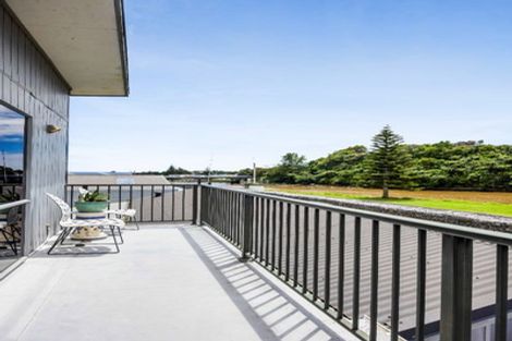 Photo of property in 14 West Quay, Waitara, 4320