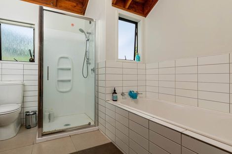 Photo of property in 1/35 Calypso Place, Rothesay Bay, Auckland, 0630