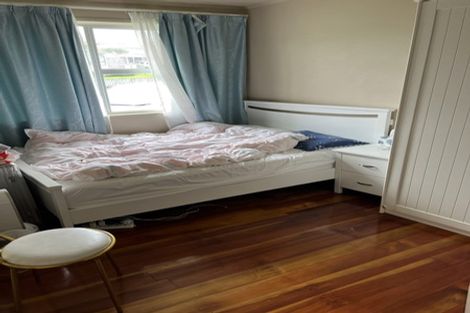 Photo of property in 41 Thornlow Street, Glendene, Auckland, 0602