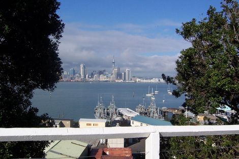 Photo of property in 150 Calliope Road, Stanley Point, Auckland, 0624