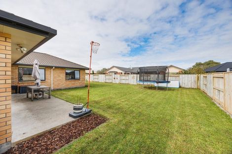 Photo of property in 15 Chestnut Close, Kelvin Grove, Palmerston North, 4414
