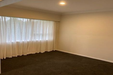 Photo of property in 2/111 Chivalry Road, Glenfield, Auckland, 0629