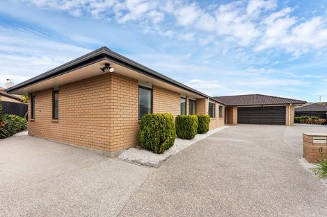 Photo of property in 8 Bokeen Lane, Flat Bush, Auckland, 2019