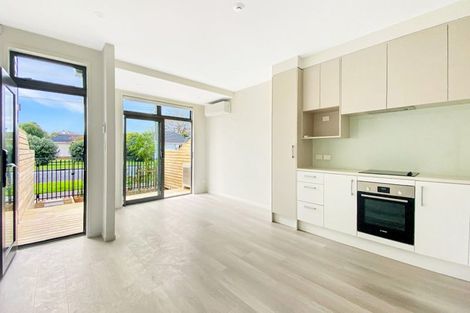 Photo of property in 588d Te Atatu Road, Te Atatu Peninsula, Auckland, 0610