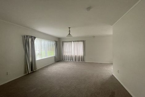 Photo of property in 5 Mira Place, Windsor Park, Auckland, 0632