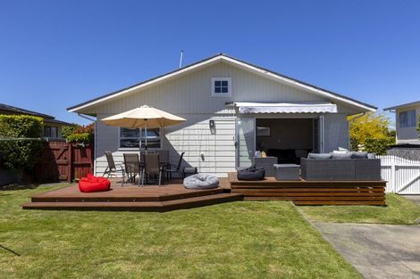 Photo of property in 16 Glengarry Place, Hilltop, Taupo, 3330