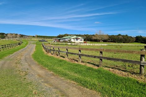 Photo of property in 34 Waikopua Road, Whitford, 2571