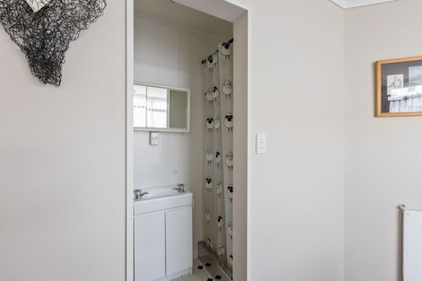 Photo of property in 17 Meeanee Quay, Westshore, Napier, 4110