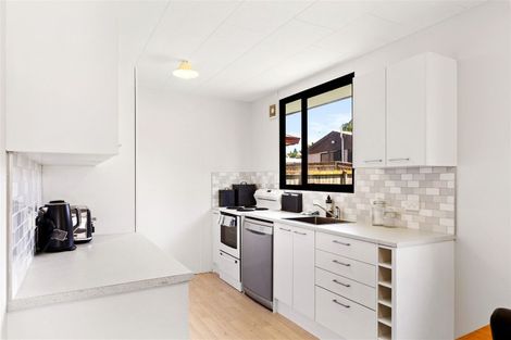 Photo of property in 1/8 Cameron Place, Ranui, Auckland, 0612